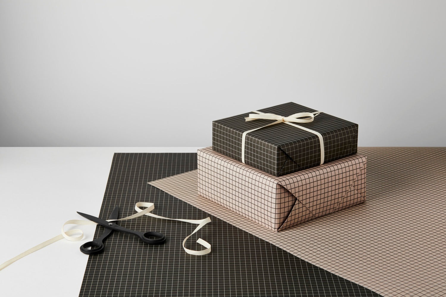 Wrapping paper grid